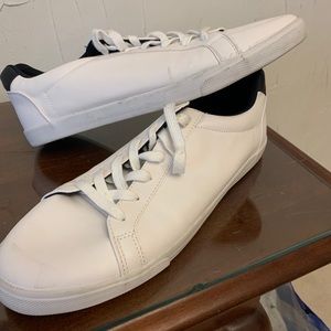 Men’s White Sneakers Goodfellow with Navy